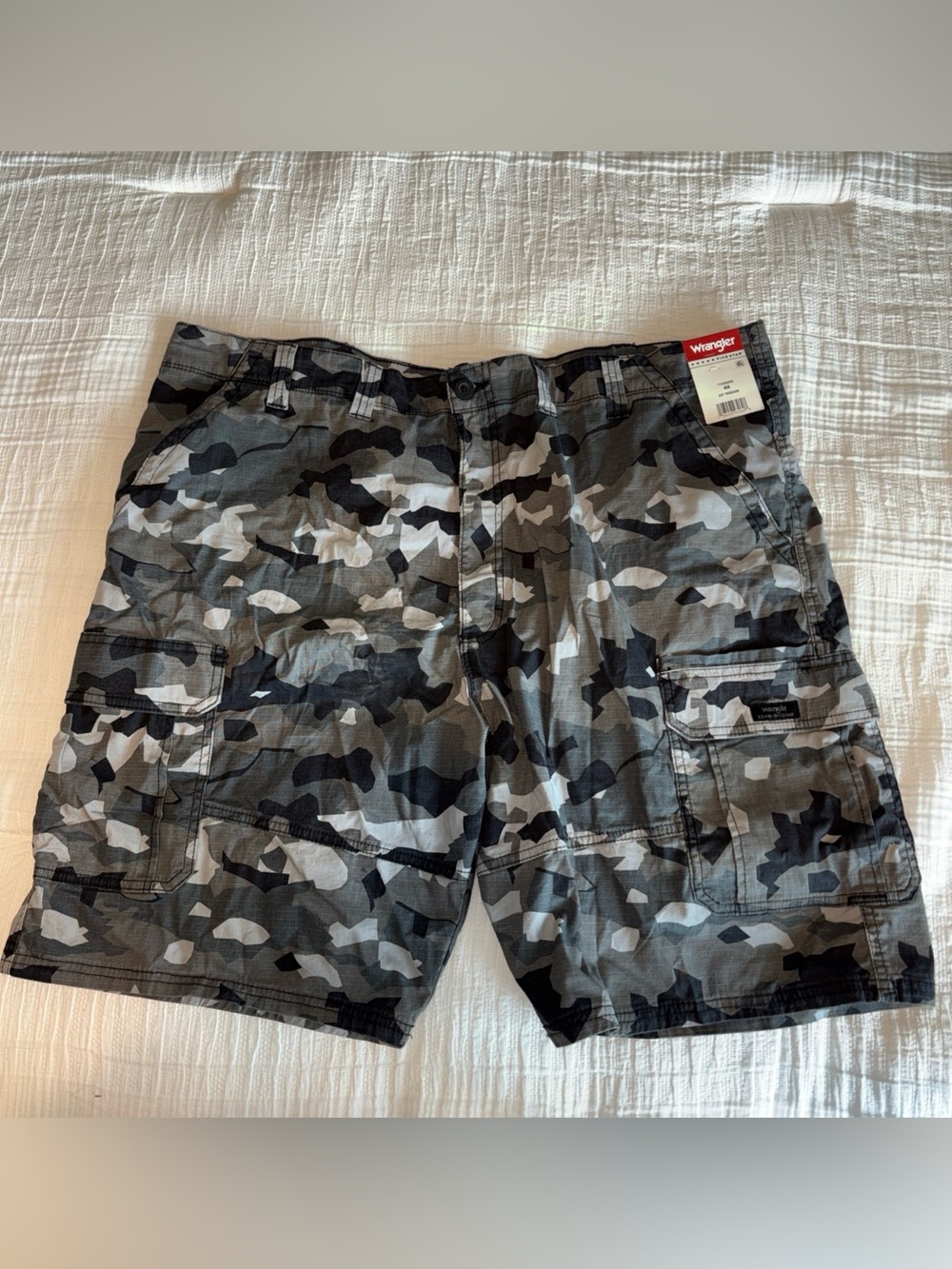 NWT Wrangler Men's Heritage Gray CAMO Stretch Cargo Shorts Size 44